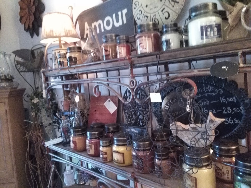 Antiquite La Belle Vieillerie | 813 Rue Shefford 809 et, Bromont, QC J2L 1C4, Canada | Phone: (450) 534-3695