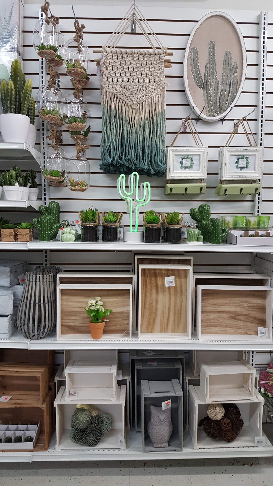 Plaza Dollar | 425 9e Avenue, Saint-Jean-sur-Richelieu, QC J2X 1K5, Canada | Phone: (450) 347-9000