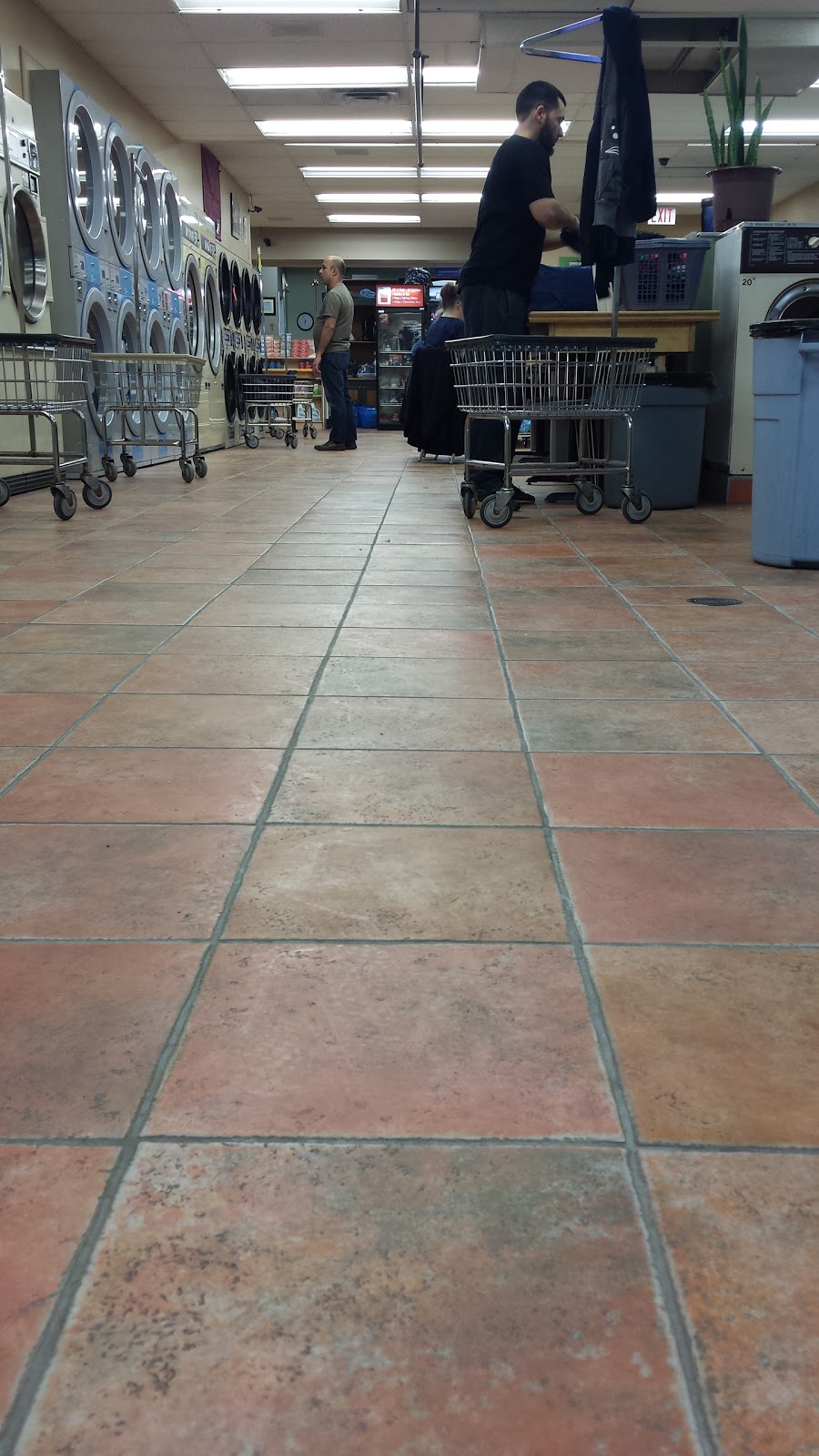 Magic Coin Laundry | 666 Burnhamthorpe Rd, Etobicoke, ON M9C 2Z4, Canada | Phone: (416) 620-9666