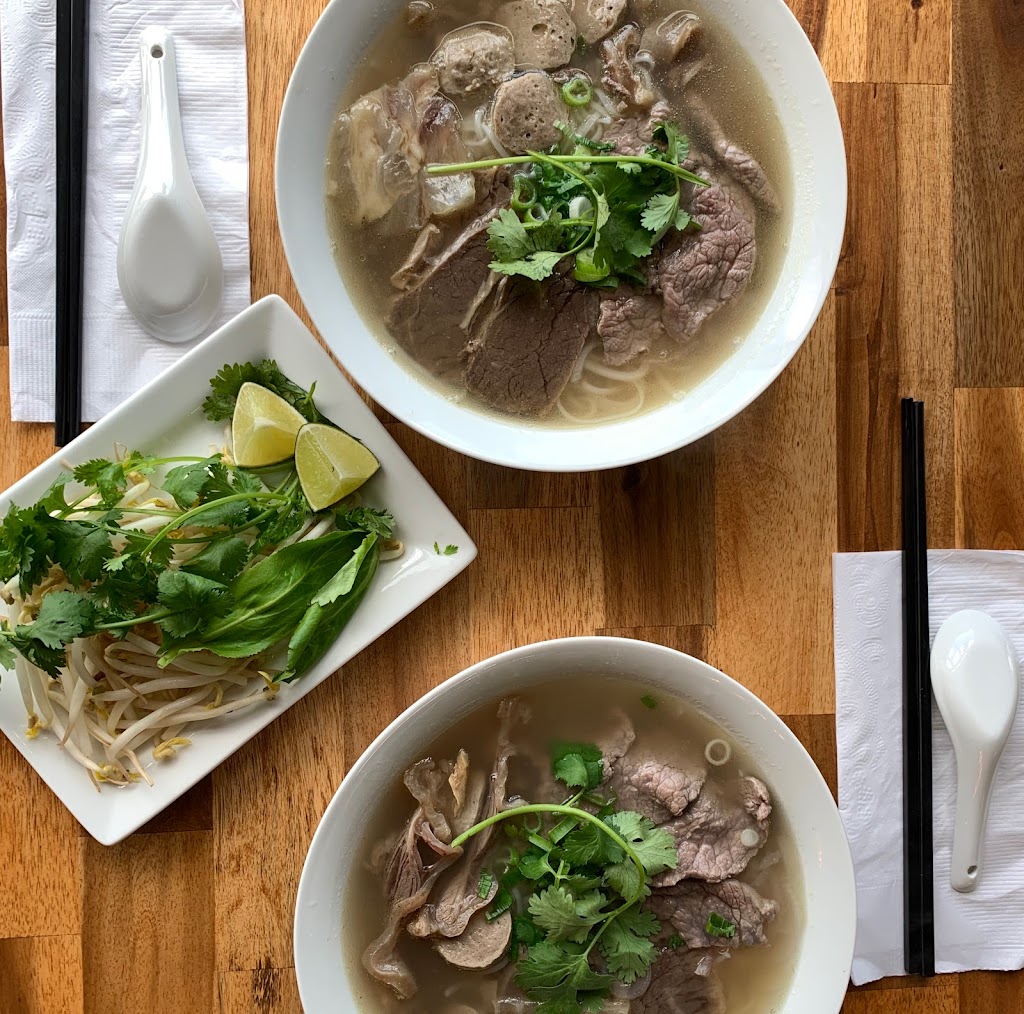TT Café | 5544 Rue Saint-Patrick, Montréal, QC H4E 0A1, Canada | Phone: (514) 978-6888