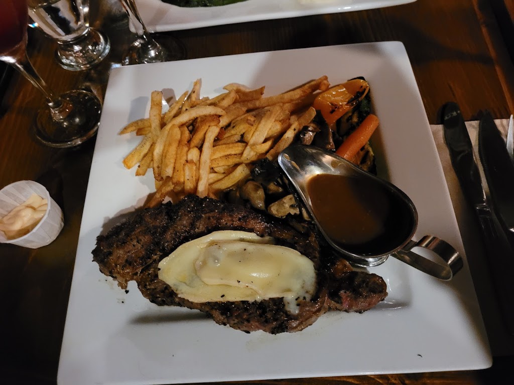 Grillade La Bohème | 955 Rue Richelieu, La Malbaie, QC G5A 2X8, Canada | Phone: (418) 202-0544