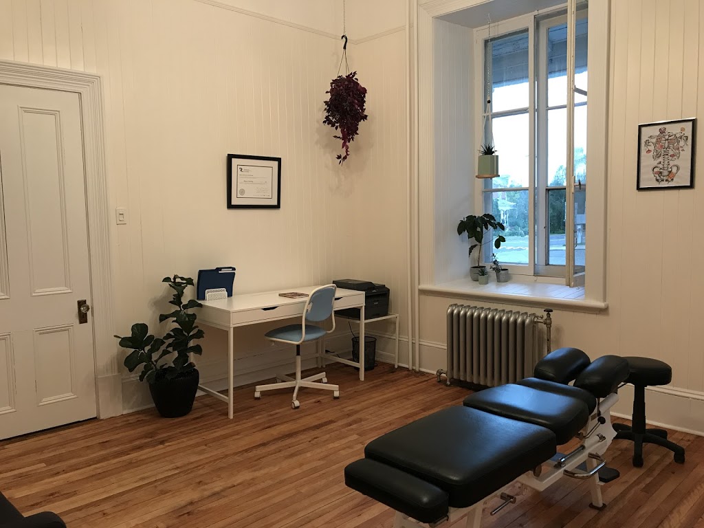 Chiropratique St-Casimir | 110 Place de lÉglise, Saint-Casimir, QC G0A 3L0, Canada | Phone: (418) 339-4070
