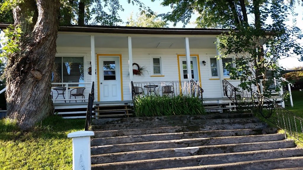 Motel Chalets Lyster | 625 Rue Laurier, Lyster, QC G0S 1V0, Canada | Phone: (819) 389-5933