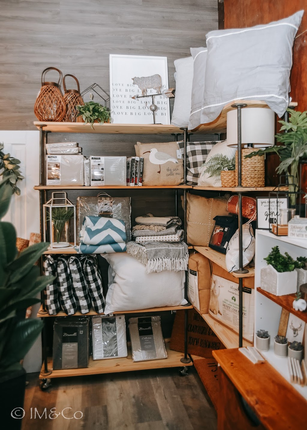 Interior Motives & Co. | 4946 Bruce County Rd 3, Port Elgin, ON N0H 2C6, Canada | Phone: (519) 386-8182