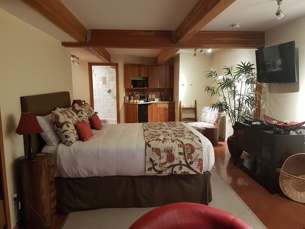 Salmonberry Inn | 9888 Canal Rd, Pender Island, BC V0N 2M3, Canada | Phone: (250) 629-6774