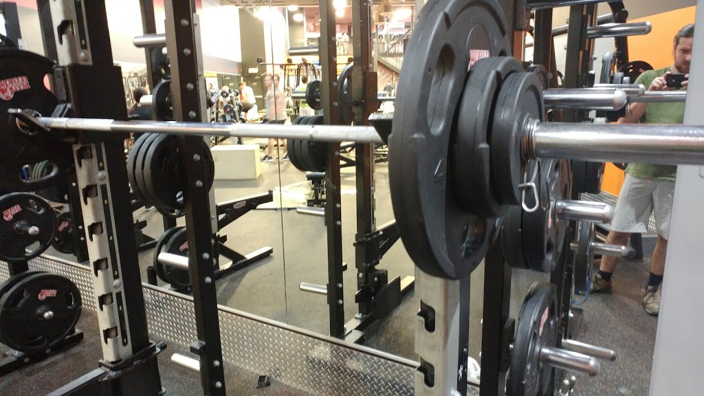 World Gym Quebec | 2837 Avenue St David, Québec, QC G1C 0J3, Canada | Phone: (418) 661-0200