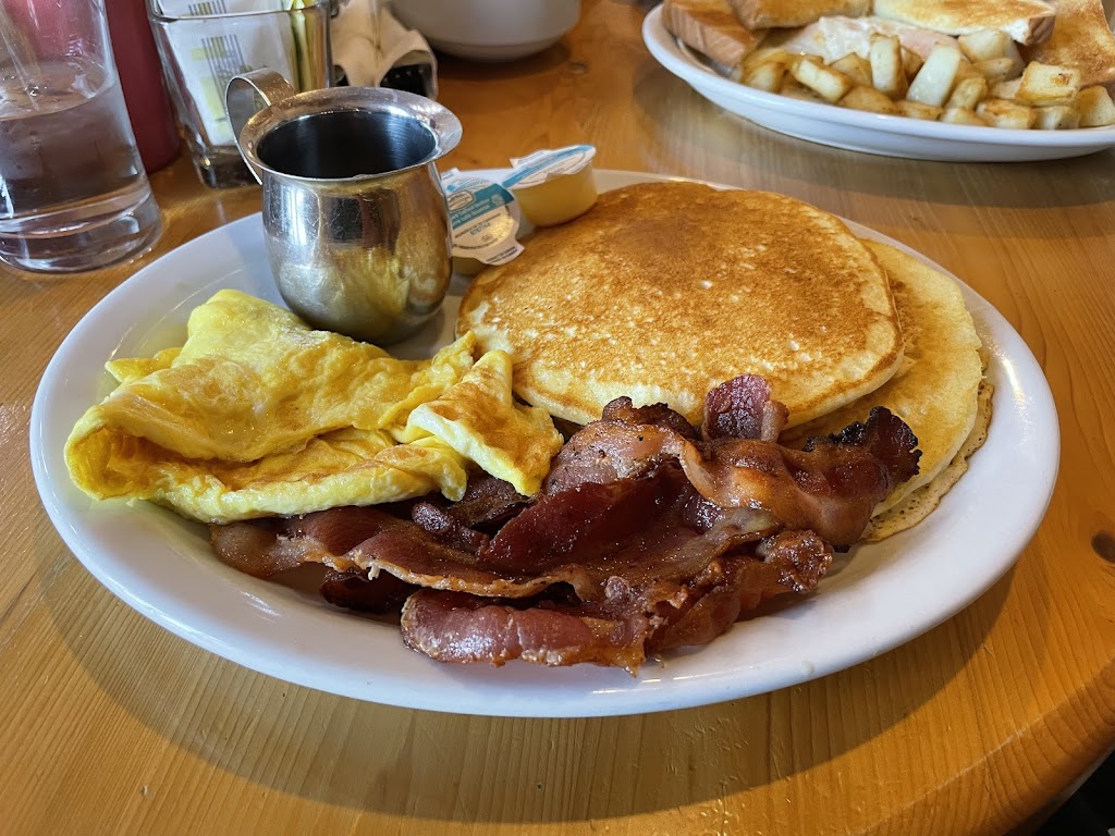 Sunrise Cafe | 235 Goderich St, Port Elgin, ON N0H 2C1, Canada | Phone: (519) 832-2021