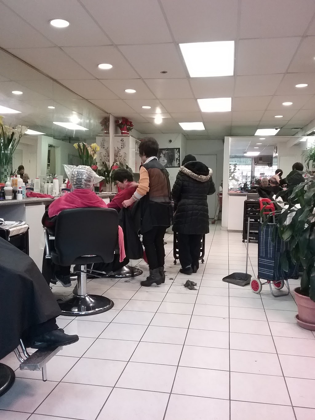 Wah May Hair Studio 華美男女髮型設計 | 5782 Victoria Dr, Vancouver, BC V5P 3W7, Canada | Phone: (604) 321-7267