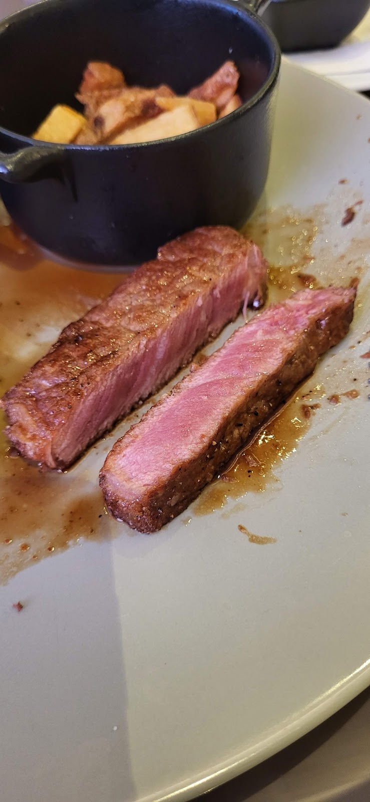 Callisto Casual Dining | 1999 Country Club Way, Victoria, BC V9B 6V2, Canada | Phone: (250) 415-0595