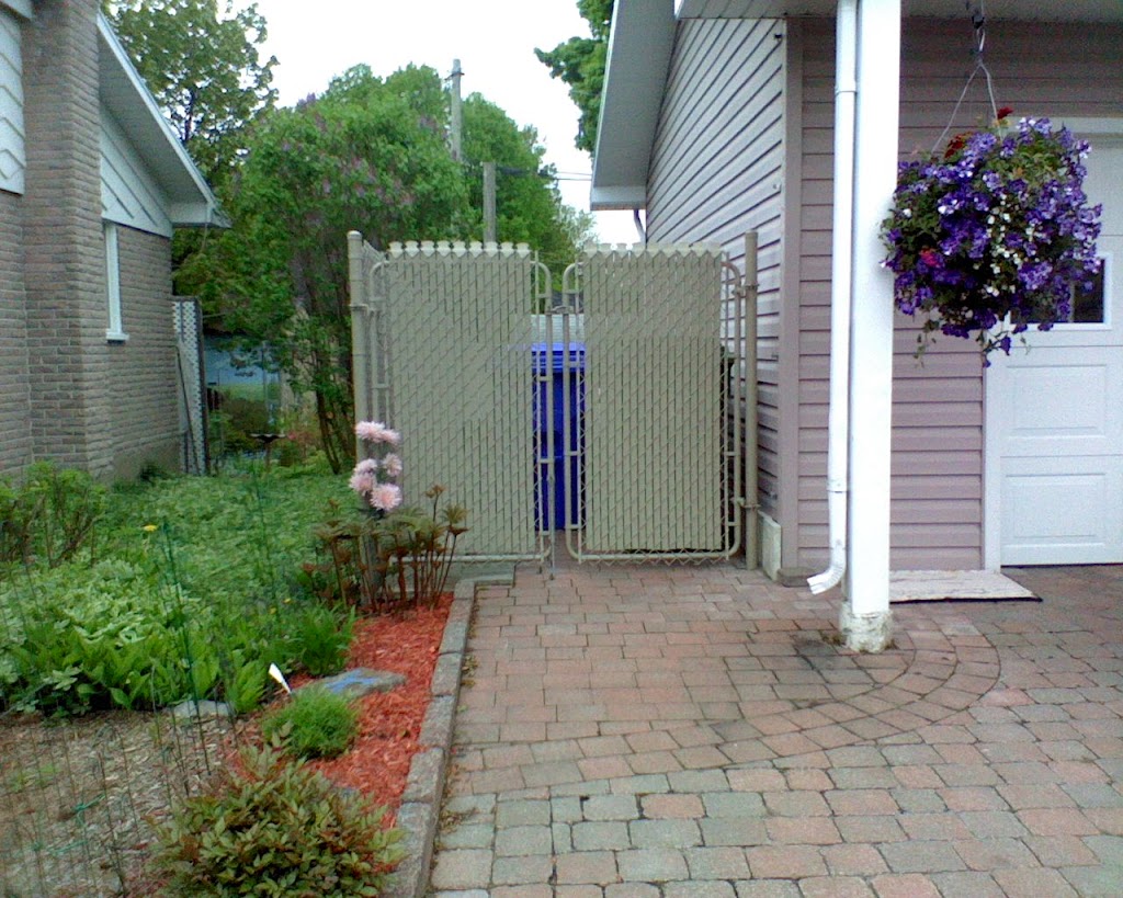 CLOTURE LINDA & NOEL | 2003 Rue Notre Dame, LAncienne-Lorette, QC G2E 3E1, Canada | Phone: (418) 872-0533