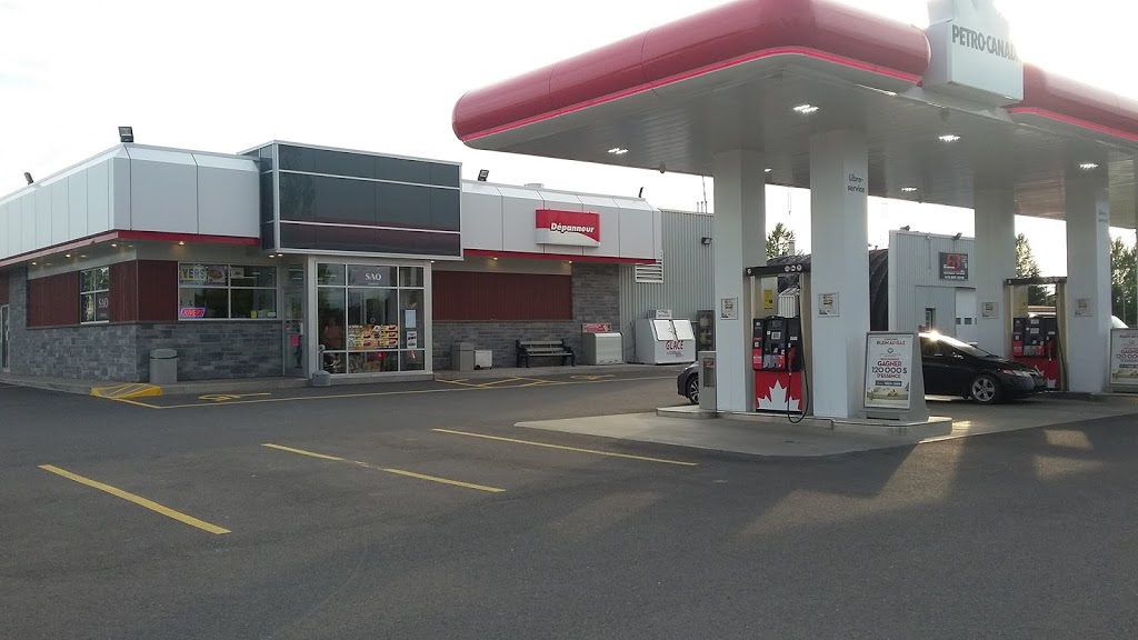 Dépanneur Pétro-Canada St-Henri | 34 1/2 Route du Président-Kennedy, Saint-Henri, QC G0R 3E0, Canada | Phone: (418) 895-0871