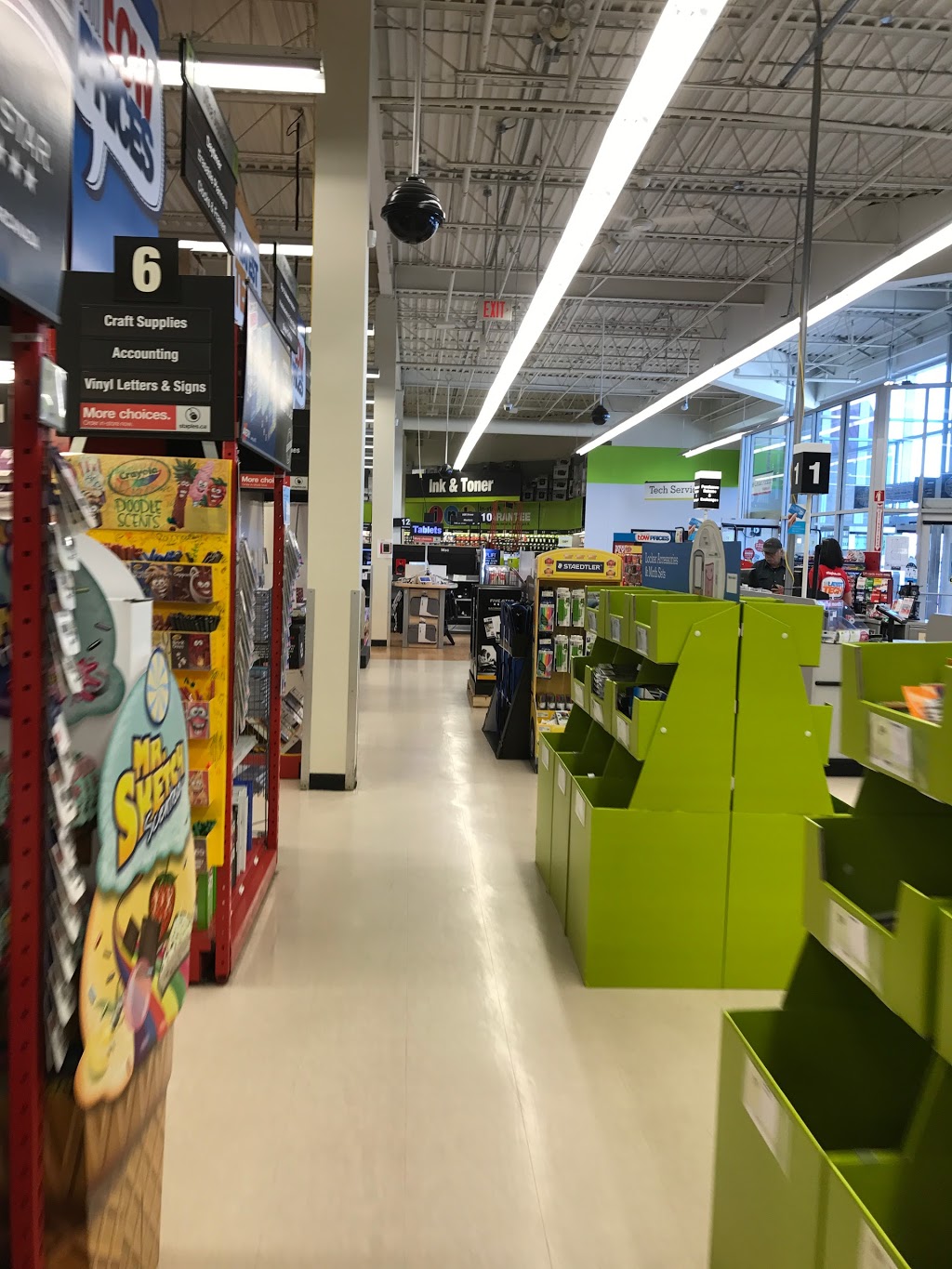 Staples | 2040 Dundas St E Unit 1, Mississauga, ON L4X 2X8, Canada | Phone: (905) 279-4392