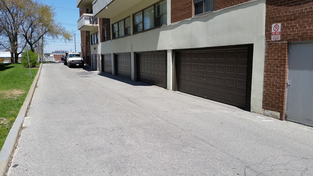 Garage Life | 1604-627 The West Mall, Etobicoke, ON M9C 4X5, Canada | Phone: (416) 800-1239
