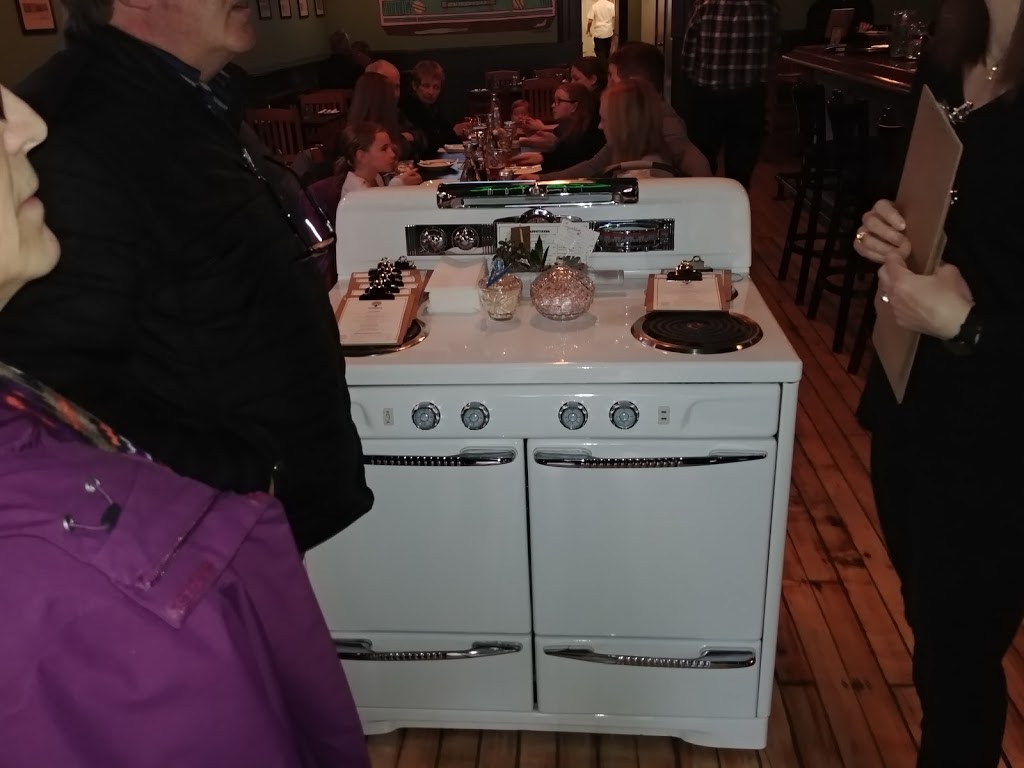 HARRIS ELECTRIC EATERY | 159 Queen St E, St. Marys, ON N4X 1C1, Canada | Phone: (519) 914-8811