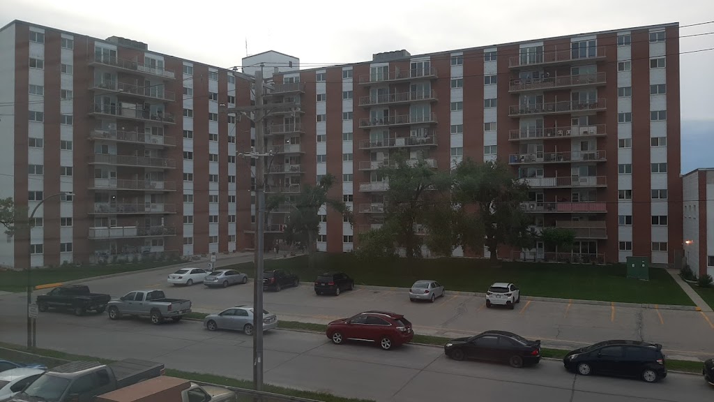 River Gardens | 21 Clayton Dr, Winnipeg, MB R2M 1G2, Canada | Phone: (204) 940-3476