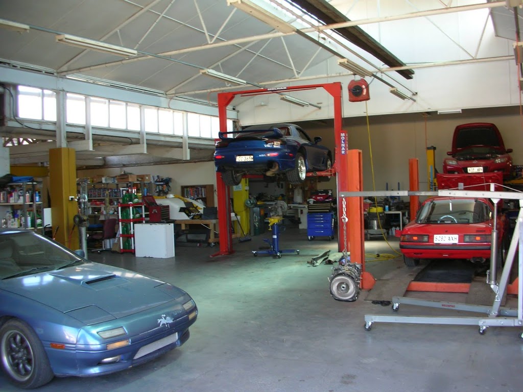 Power Tune & Brakes Shop - Auto Repair, Oil Change Shop and Gara | 236 MacKay Rd, North Vancouver, BC V7P 3H4, Canada | Phone: (604) 986-6777