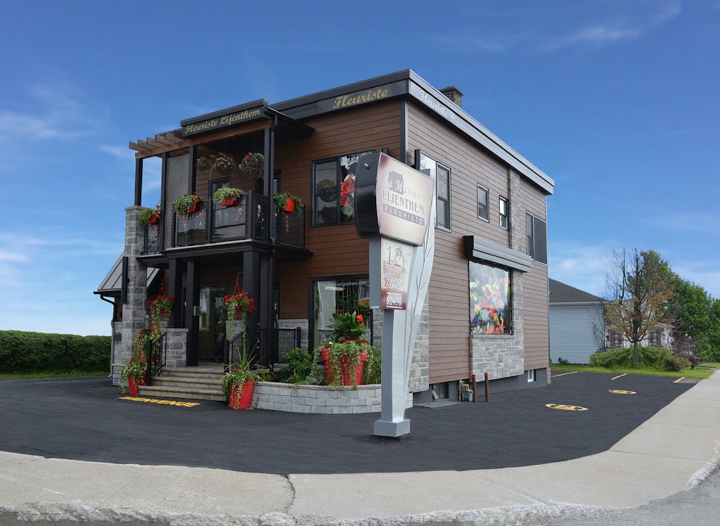 Fleuriste Lijenthem Sherbrooke | 752 Rue du Conseil, Sherbrooke, QC J1G 1L2, Canada | Phone: (819) 562-6254