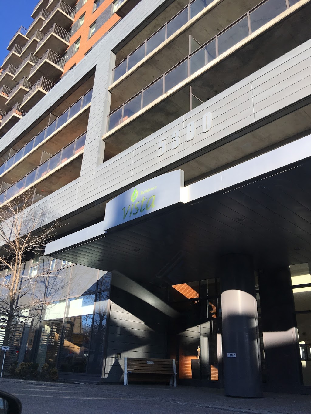 Sélection Vista | 5300 Chemin de la Côte-Saint-Luc, Montréal, QC H3X 0A3, Canada | Phone: (514) 483-5300
