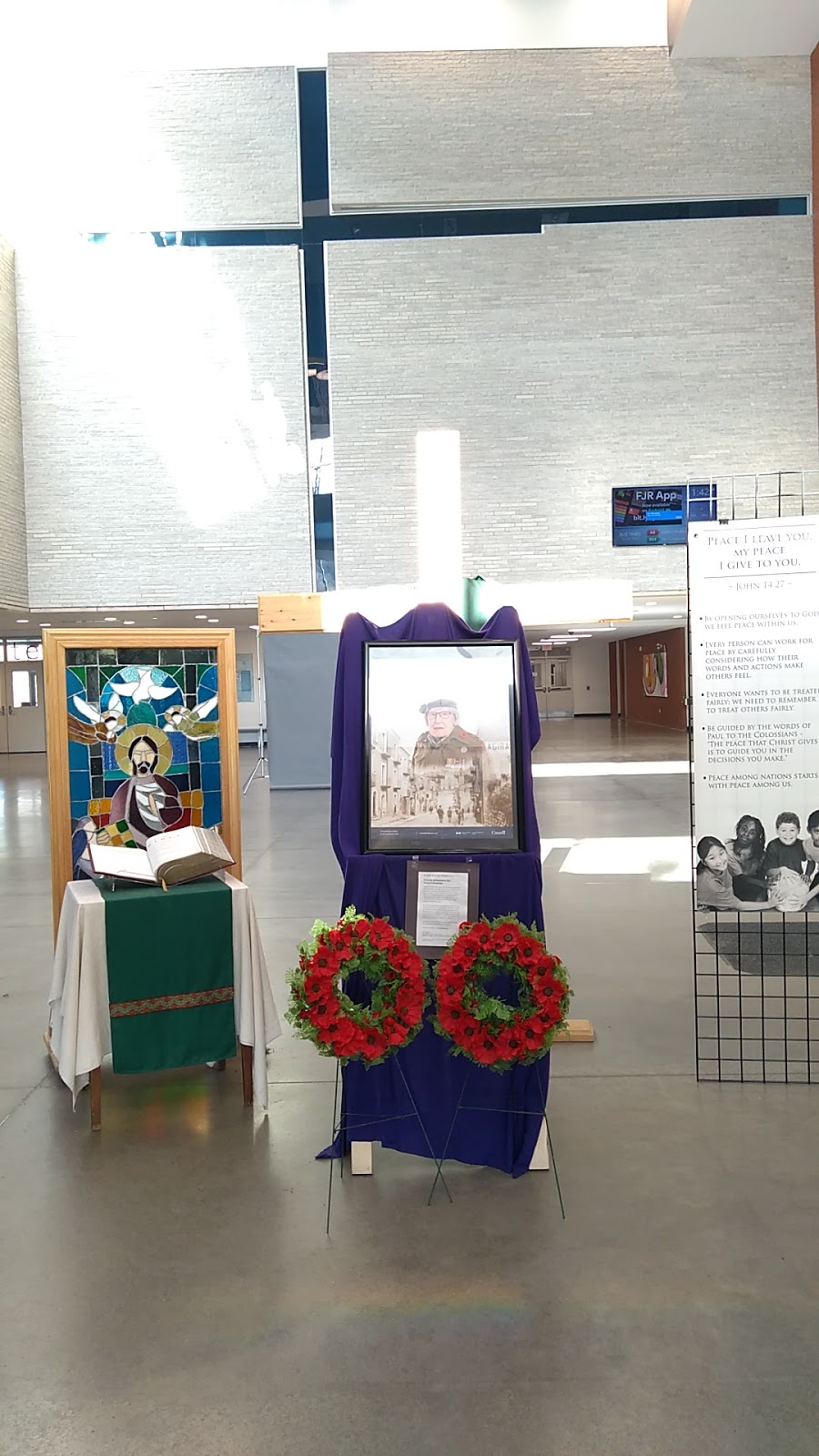 Ken Cox Community Centre | 28 Colonel Samuel Smith Park Dr, Etobicoke, ON M8V 4B7, Canada | Phone: (416) 392-6355