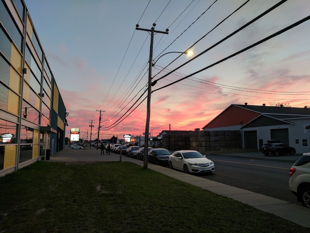 Alphonse Desjardins Sports Centre | 260 Rue Dessureault, Trois-Rivières, QC G8T 9T9, Canada | Phone: (819) 373-5121