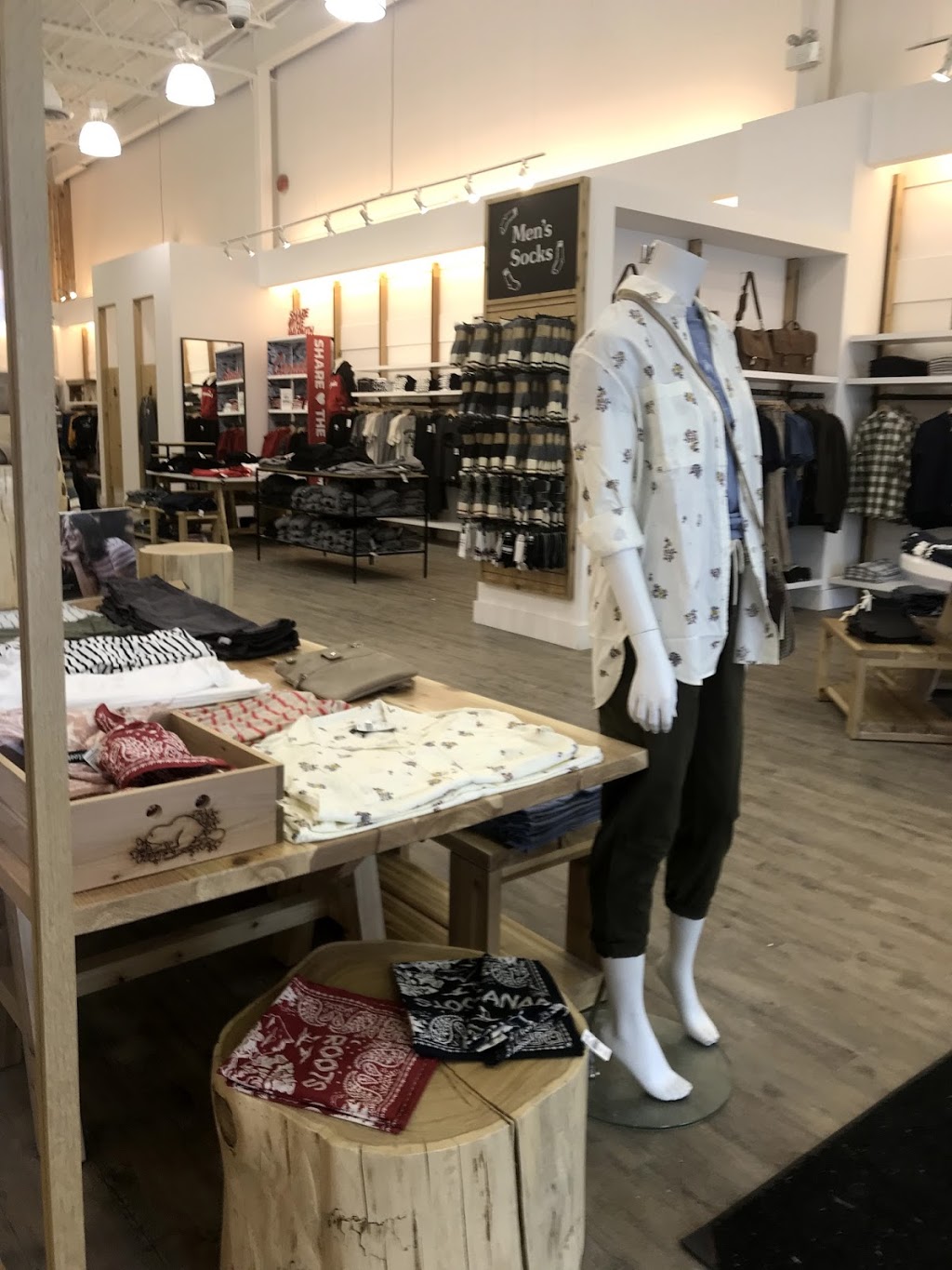 Roots | 3175 Hwy 7 Suite 400, Markham, ON L3R 0J5, Canada | Phone: (905) 948-1700