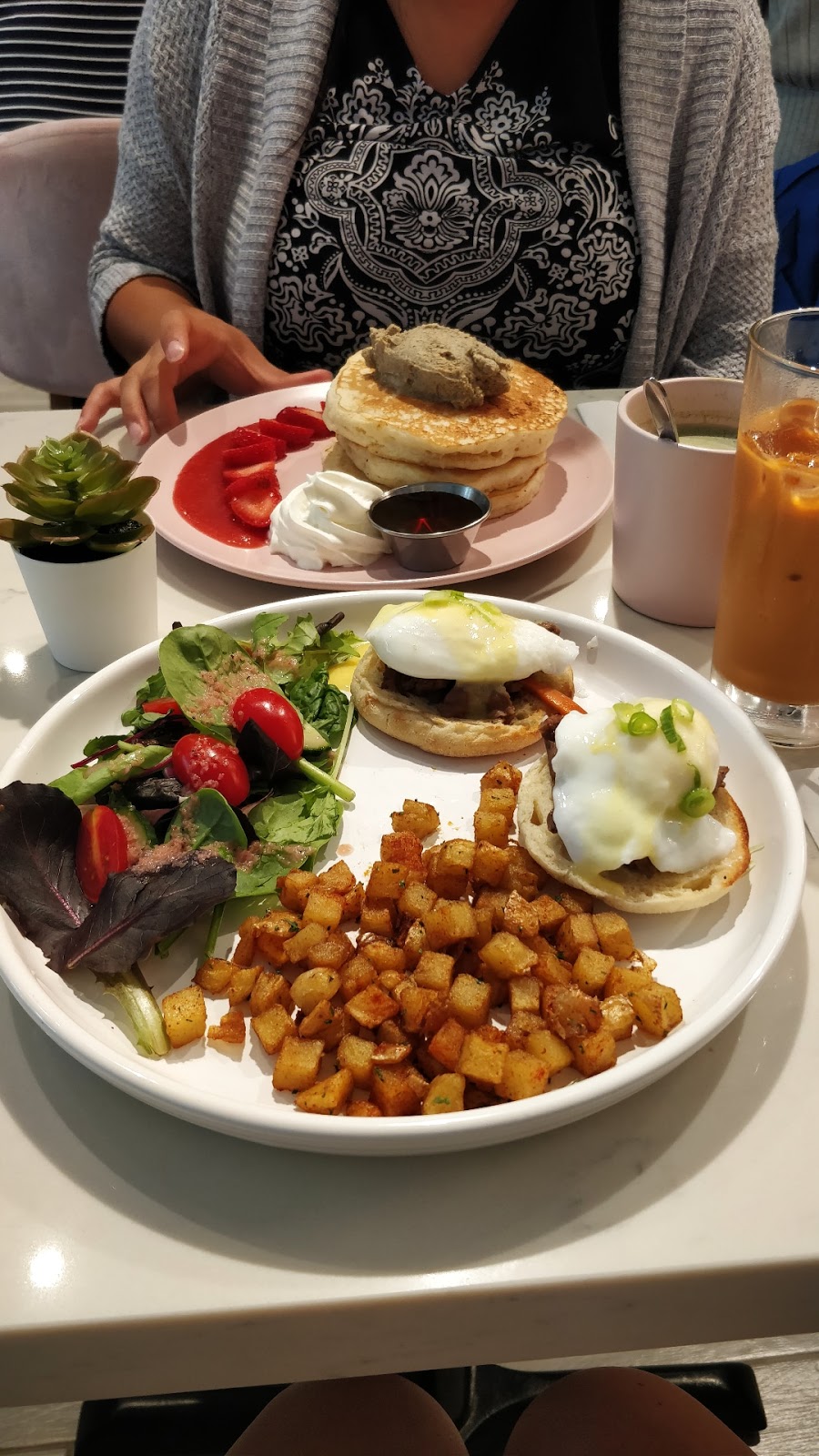 Sisters & Co | 887 Dundas St W, Toronto, ON M6J 1V9, Canada | Phone: (647) 350-7478