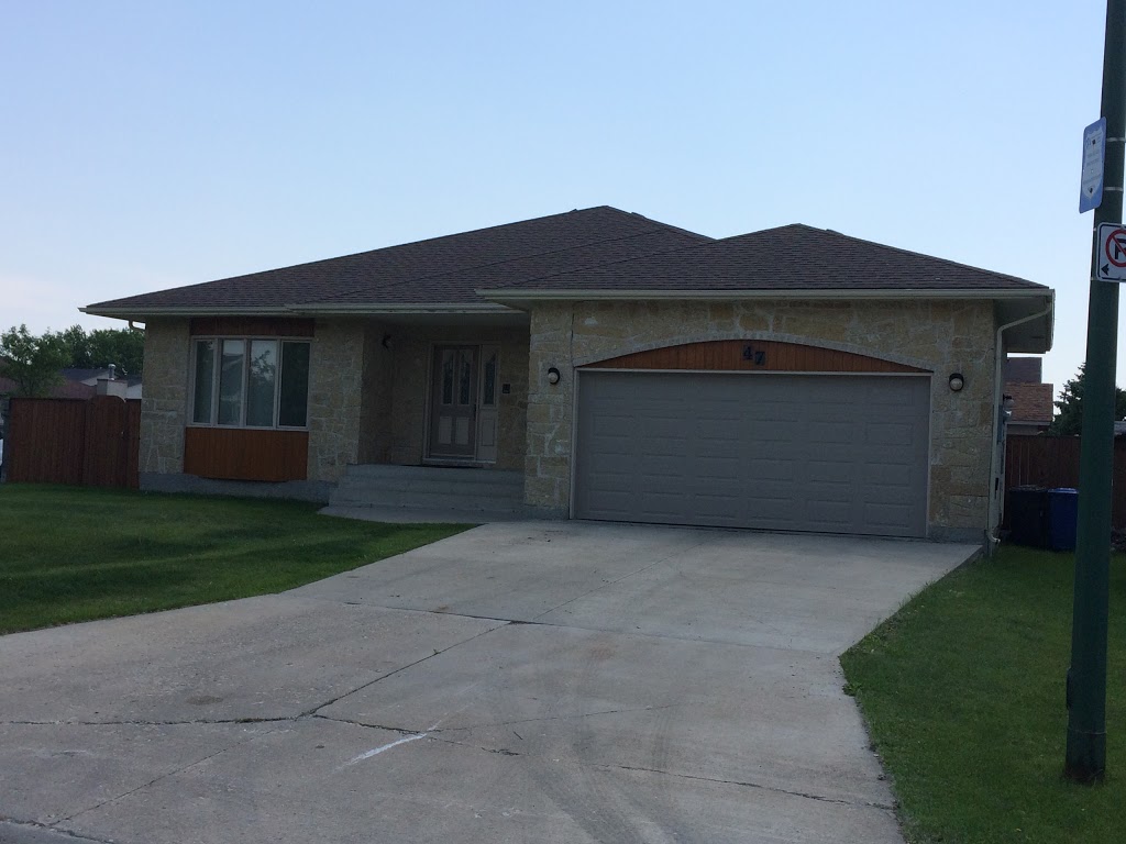 Lakewood Roofing | 19 Loneoak Pl, Winnipeg, MB R2J 4A5, Canada | Phone: (204) 801-4142