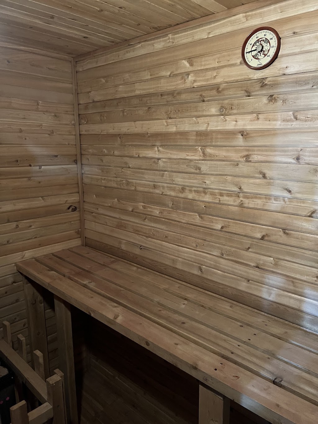 Les Chalets Fournier | 1 Chem. Laurin, Bowman, QC J0X 3C0, Canada | Phone: (613) 327-8848