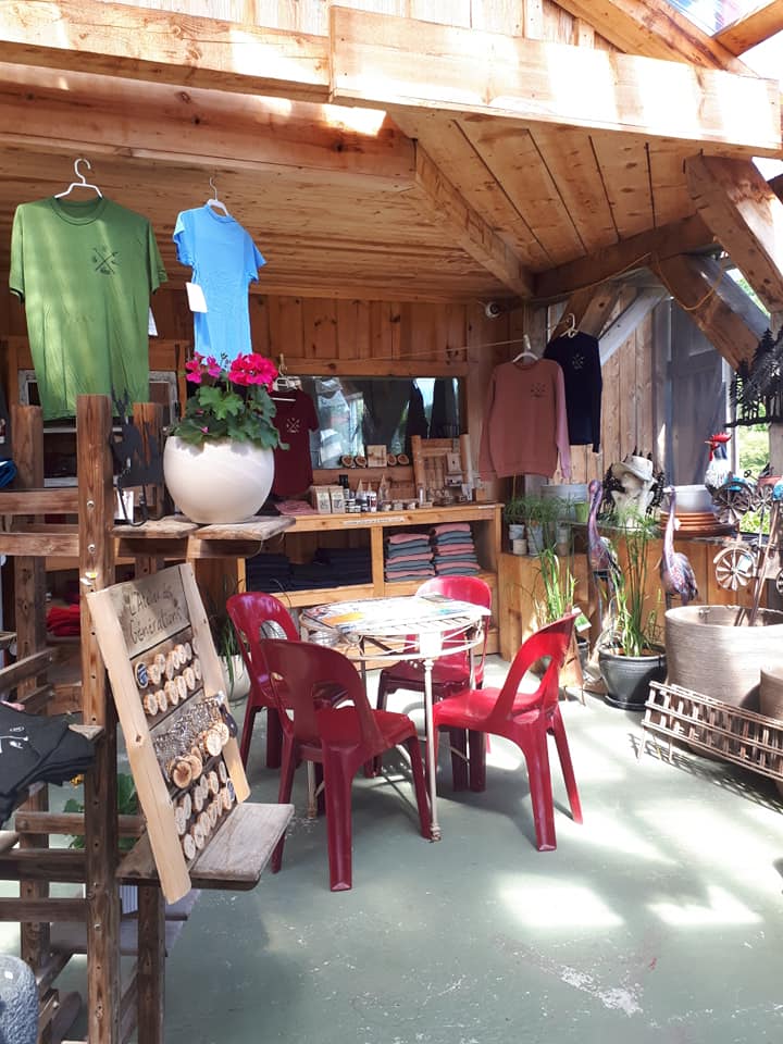 Café-Terrasse Labyrinthe Coureur des bois | 1311 Chemin St Joseph, Saint-Mathieu-du-Parc, QC G0X 1N0, Canada | Phone: (819) 532-2068