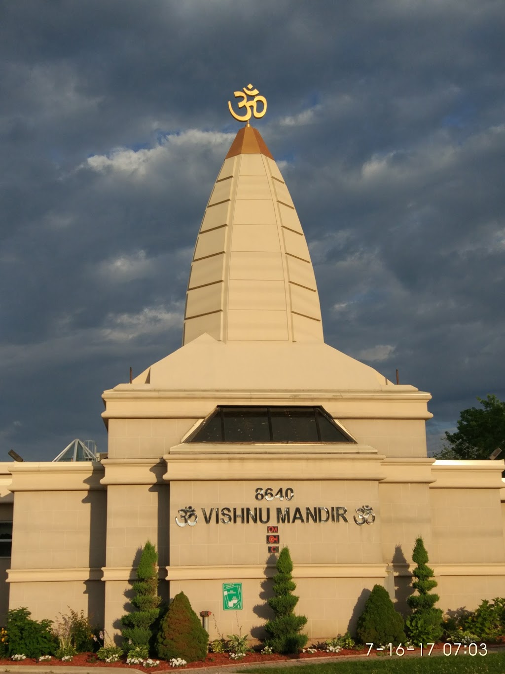 Vishnu Mandir | 8640 Yonge St, Richmond Hill, ON L4C 6Z4, Canada | Phone: (905) 886-1724