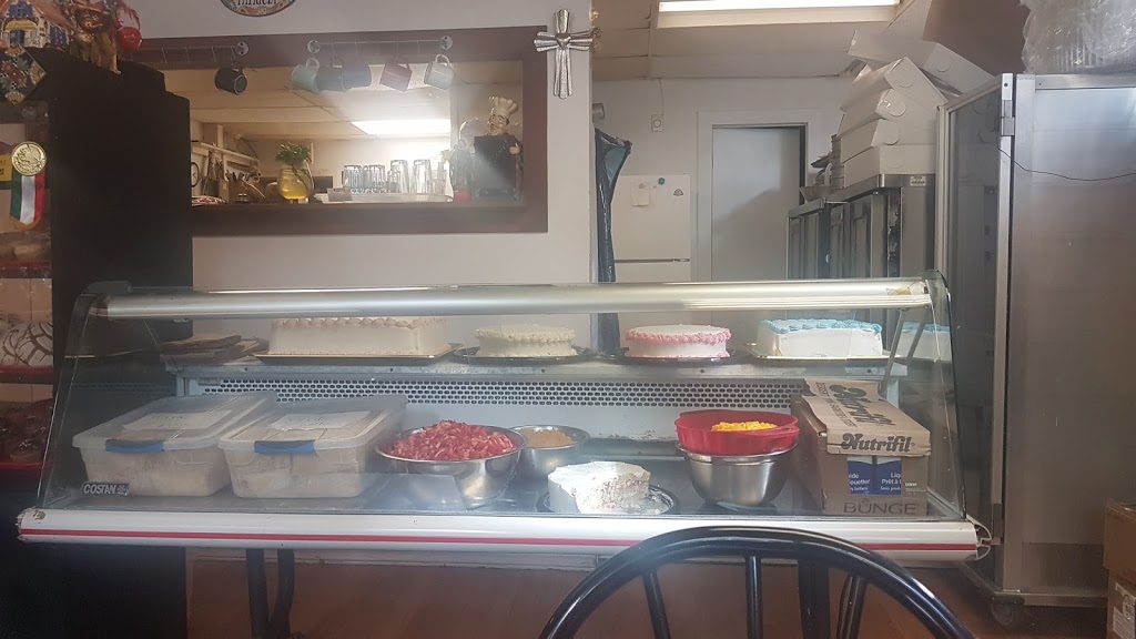 Patricia Boulangerie et Patisserie Mexicaine | 370 Rue Fleury O, Montréal, QC H3L 1V8, Canada | Phone: (514) 661-5966