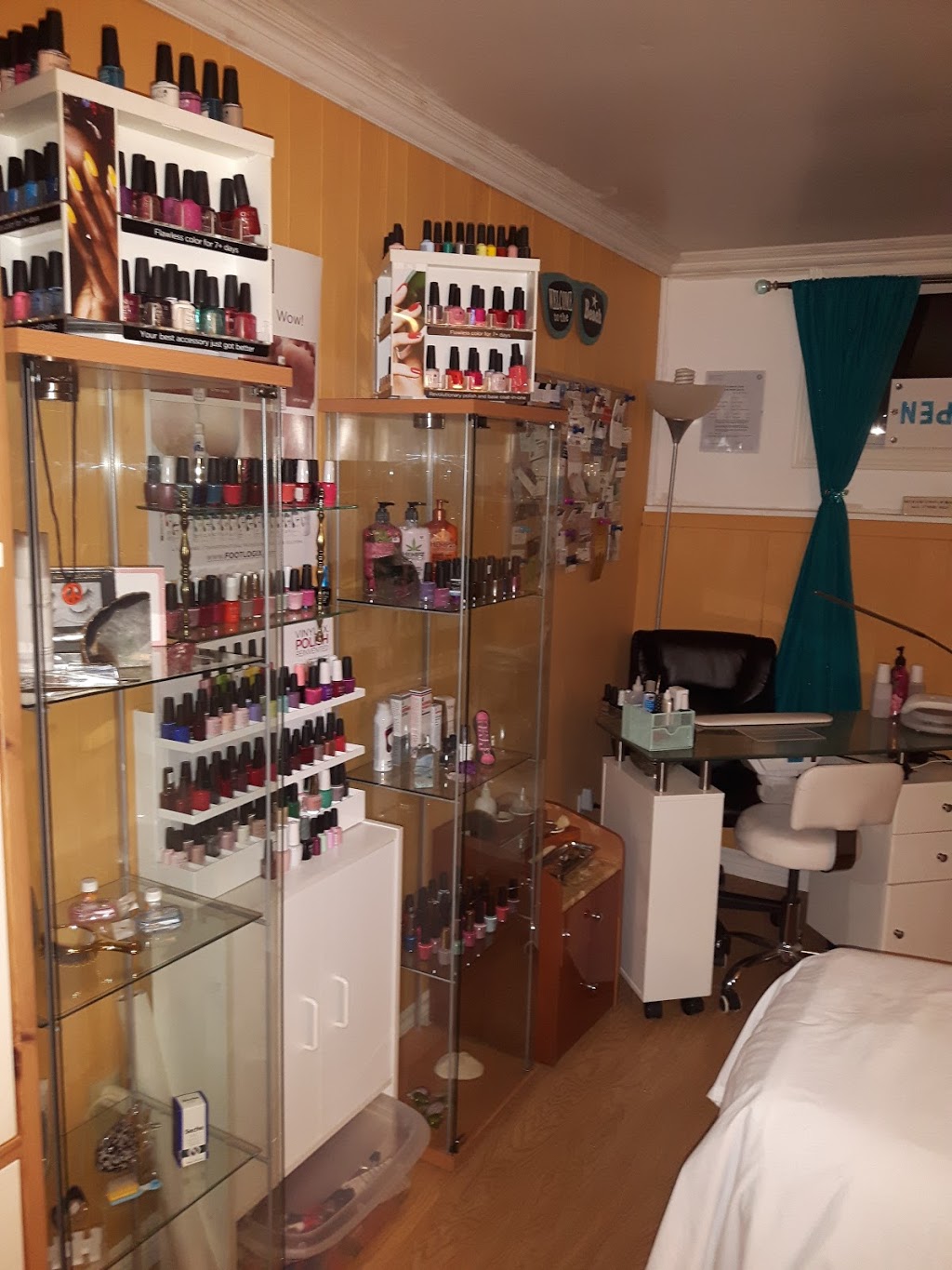 Beauty and the Beach | 94 Leo Blvd, Wasaga Beach, ON L9Z 1C5, Canada | Phone: (705) 321-0785