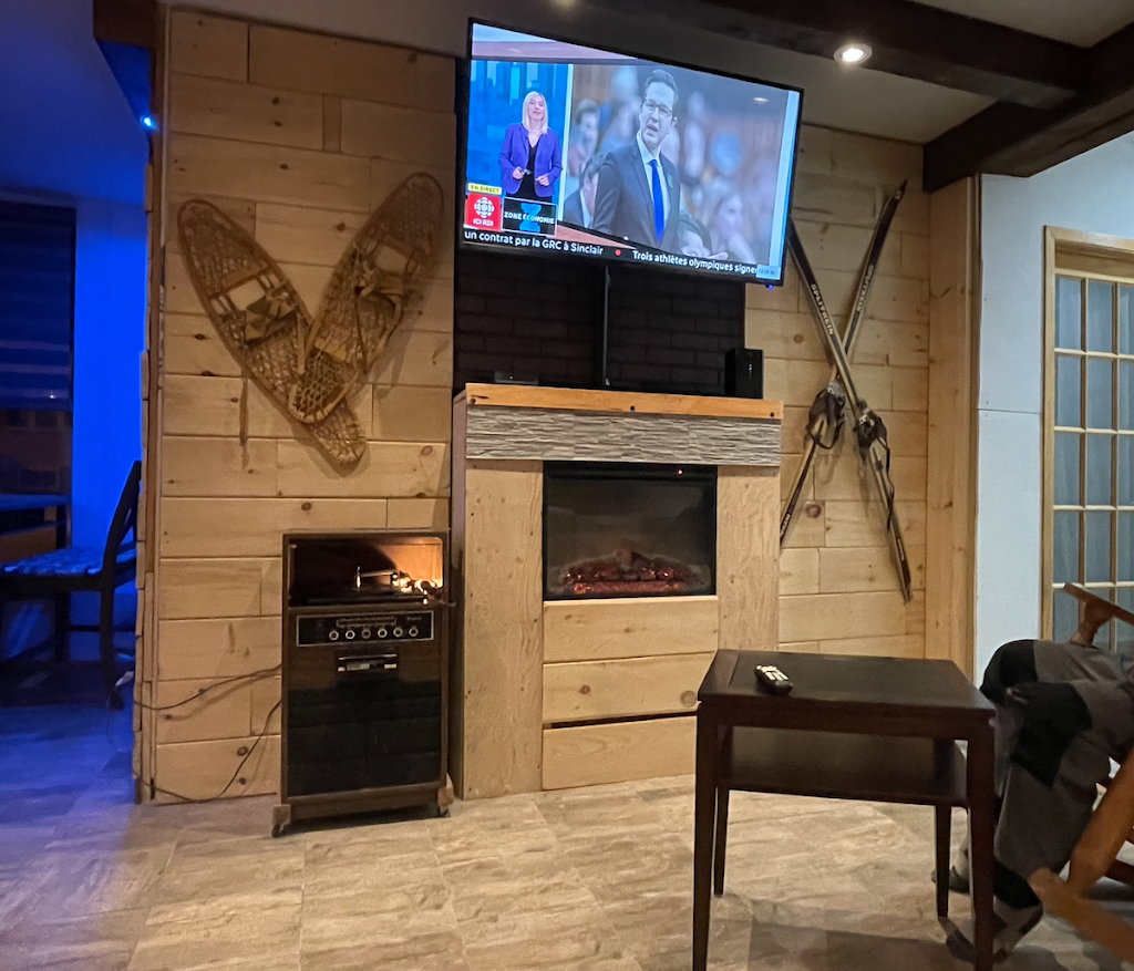 Gîte Touristique, Eaux Bons VieVents | 226 Rue Principale, Lac-Bouchette, QC G0W 1V0, Canada | Phone: (819) 592-3480