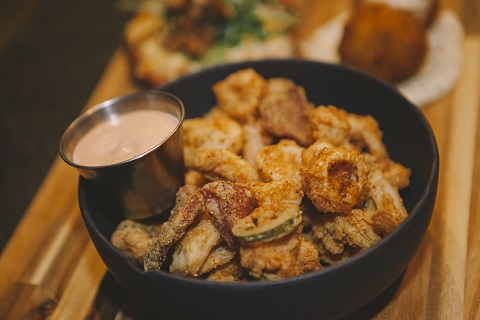 La Belle and La Barbe | 5961 Boulevard Cousineau, Saint-Hubert, QC J3Y 7P5, Canada | Phone: (450) 486-4663
