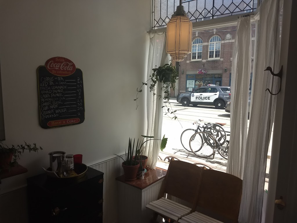 Gold Standard Queen | 1574 Queen St W, Toronto, ON M6R 1A6, Canada