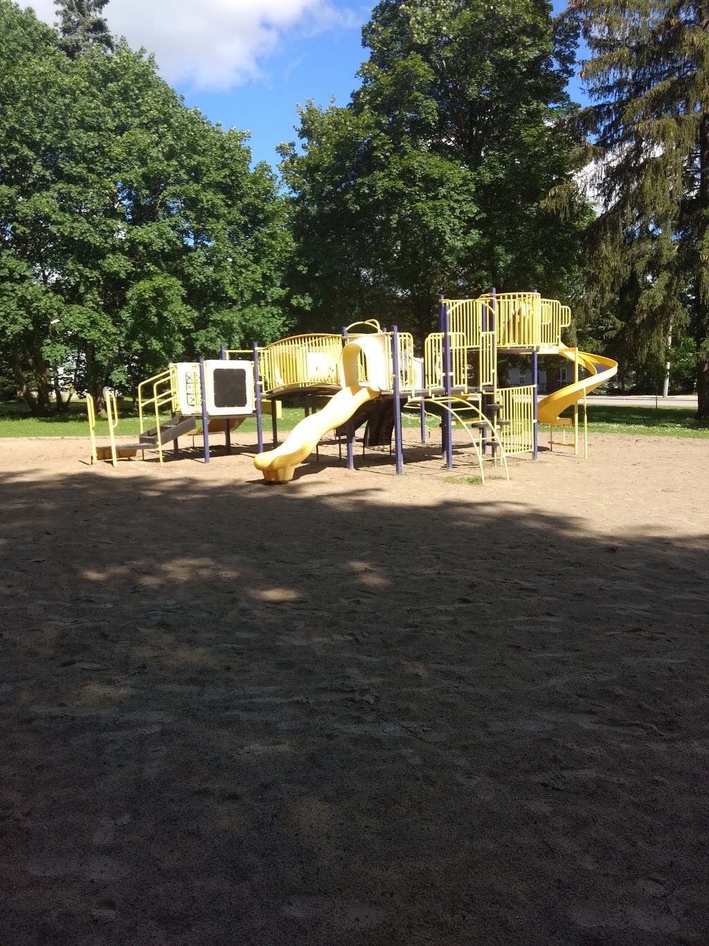 Lions Park, Township of Wellington North | 495 Queen St W, Mount Forest, ON N0G 2L1, Canada | Phone: (519) 323-9622