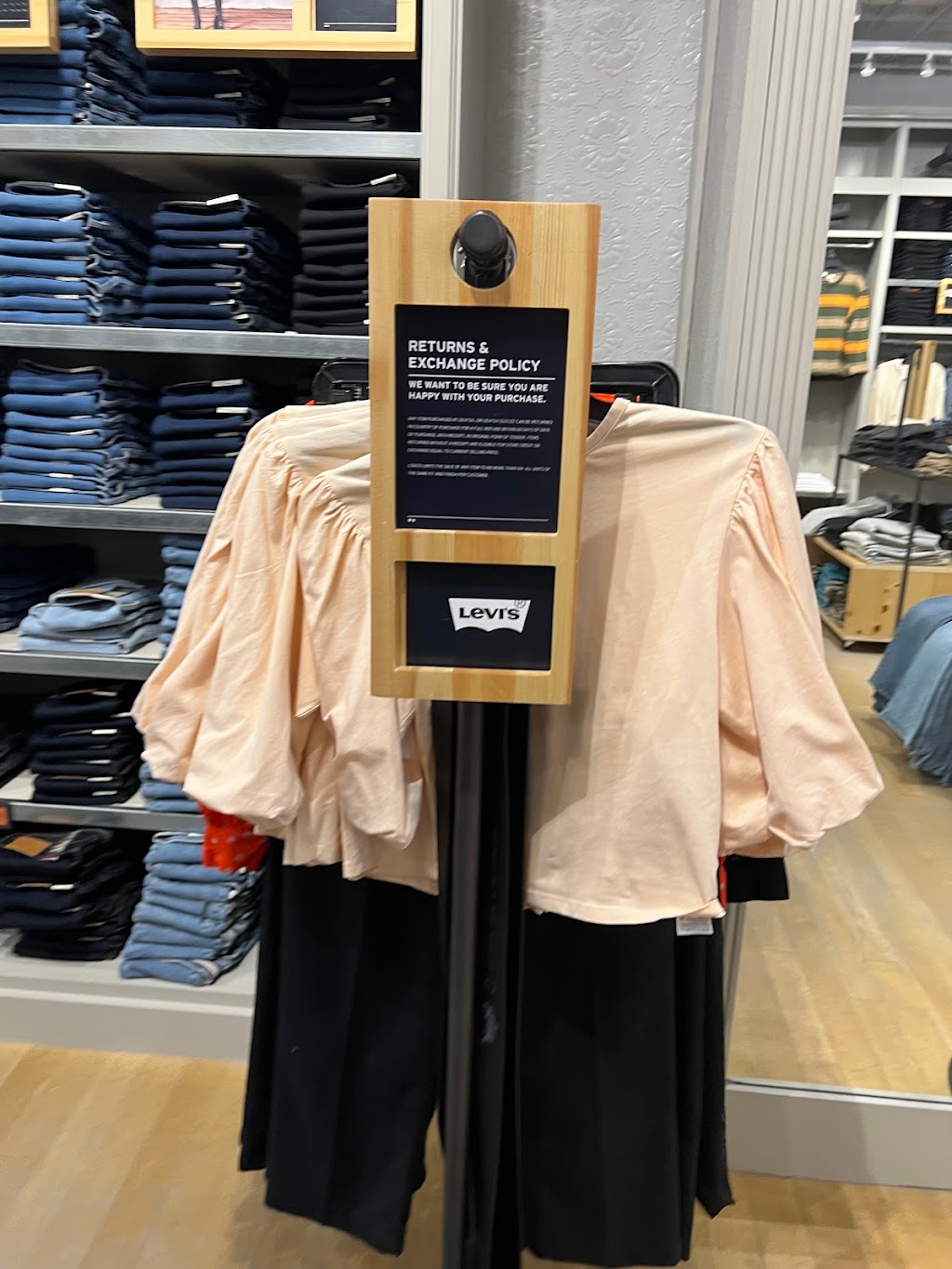 Levis Store | 1485 Portage Ave #66Q, Winnipeg, MB R3G 0W4, Canada | Phone: (431) 807-9490