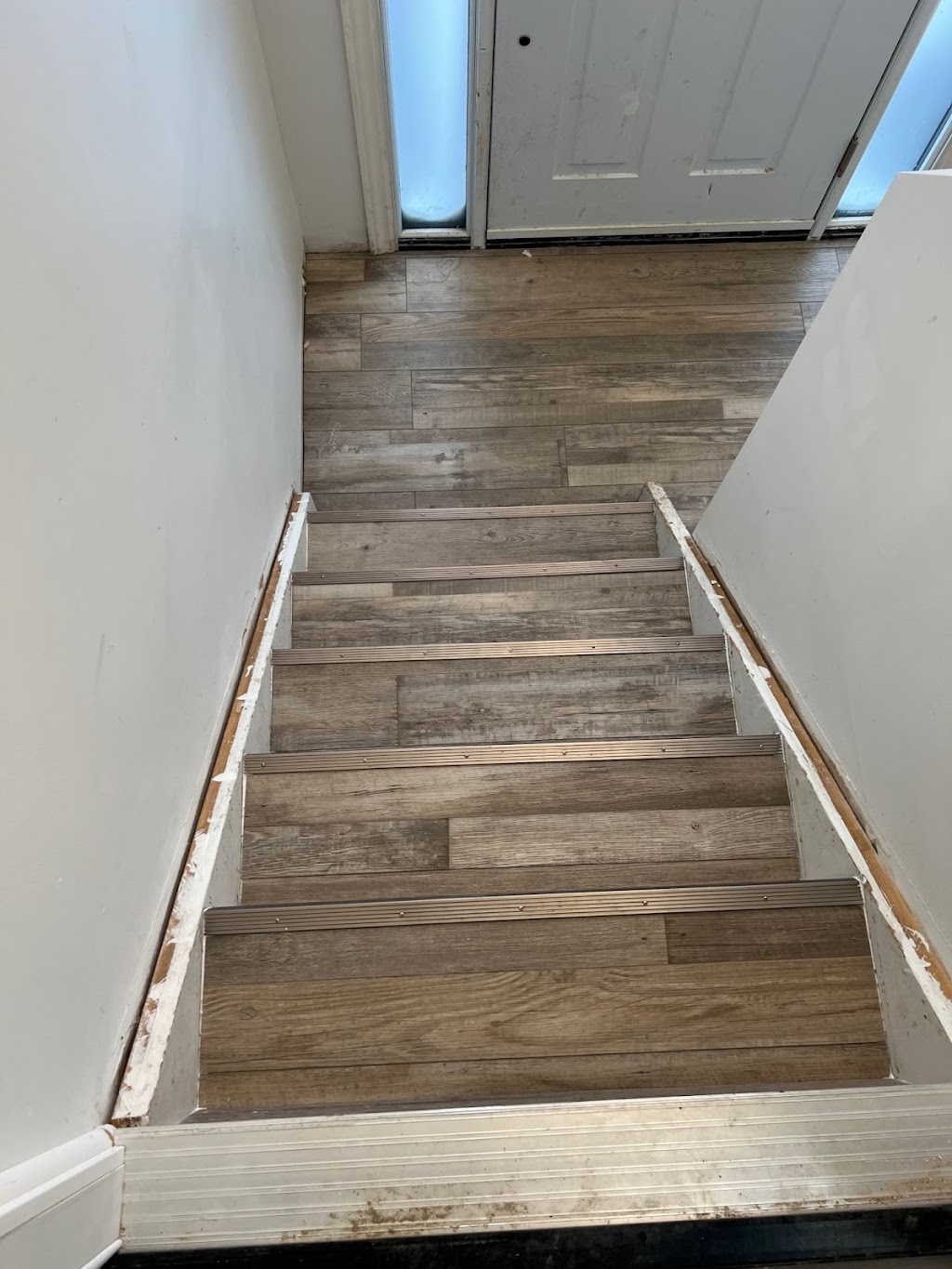 Antalya Flooring | 465 Brettonwood Ridge, Ottawa, ON K2T 0H8, Canada | Phone: (613) 884-3466