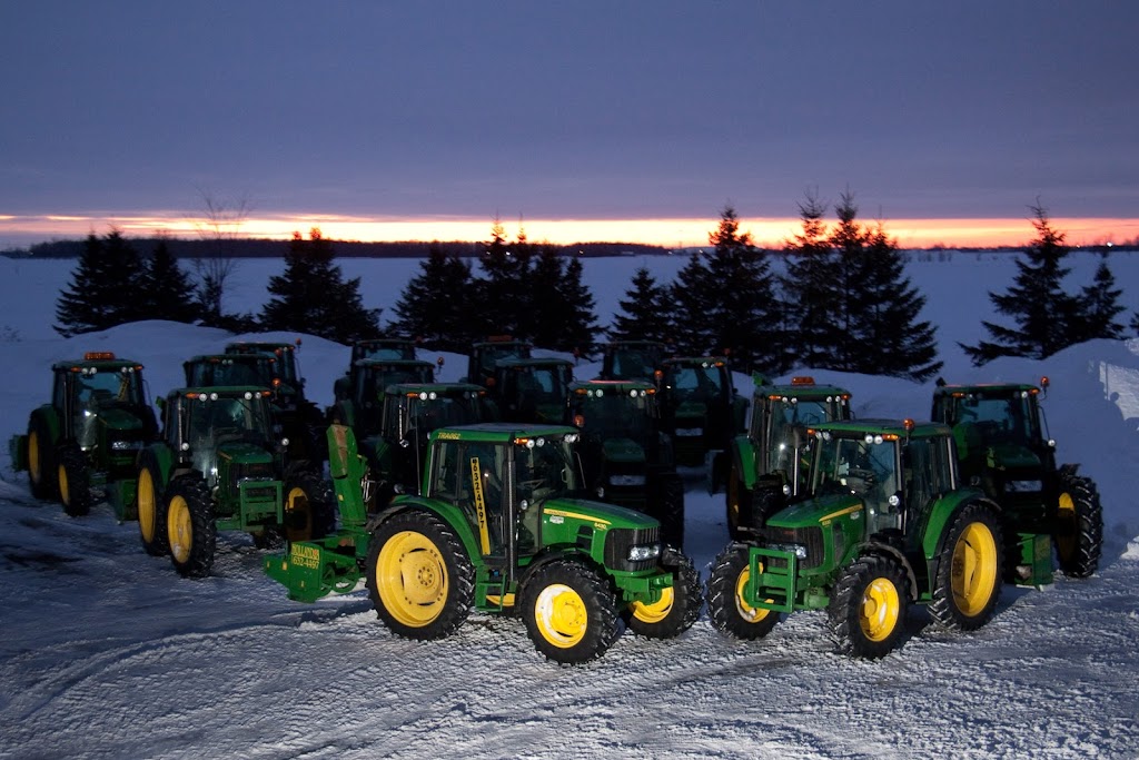 Déneigement Hollandia | 365 Rue St Pierre, Saint-Constant, QC J5A 0M9, Canada | Phone: (450) 632-4497