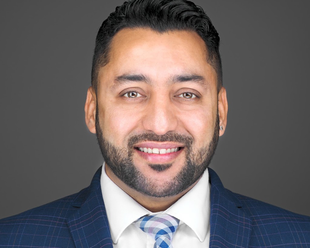 Look Sharp Headshots | 308 Archdekin Dr, Brampton, ON L6V 1Z5, Canada | Phone: (647) 562-7611
