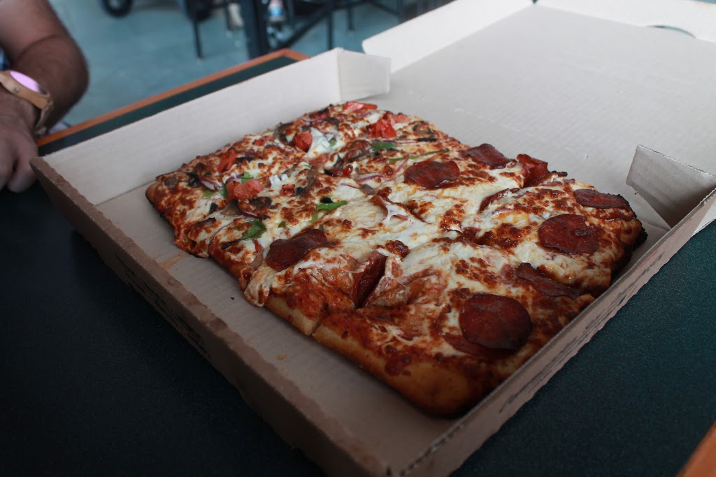 Pizza Hut Express | 5905 Victoria Ave, Niagara Falls, ON L2G 3L8, Canada | Phone: (905) 357-4040 ext. 210