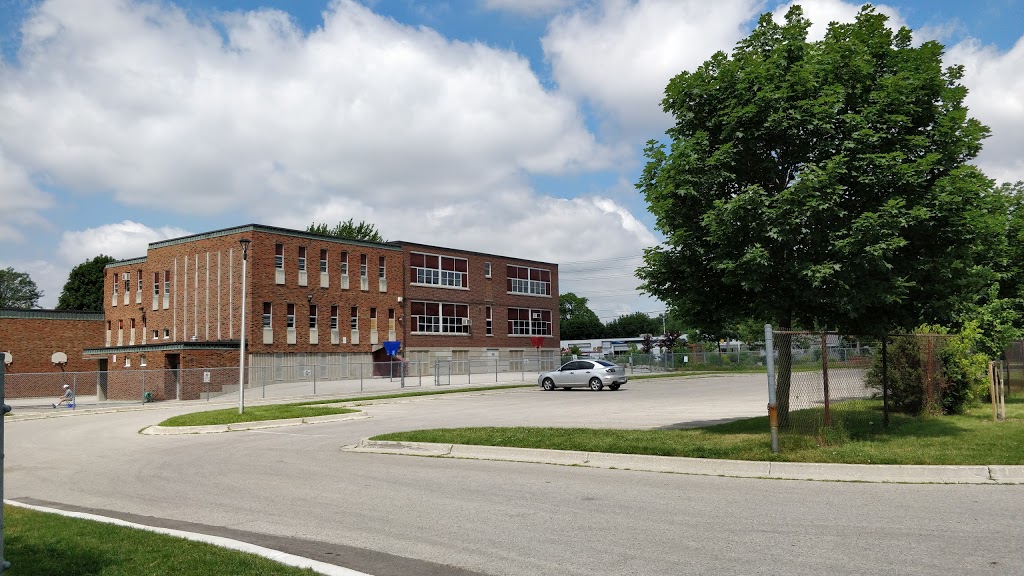 Blessed Sacrament Separate School | 1063 Oxford St E, London, ON N5Y 3L4, Canada | Phone: (519) 675-4411