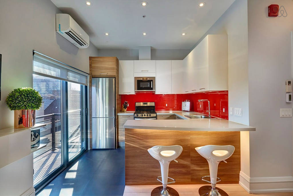 301 Suites - Furnished Apartment Rentals | 301 Augusta Ave, Toronto, ON M5T 2M2, Canada | Phone: (416) 577-8829