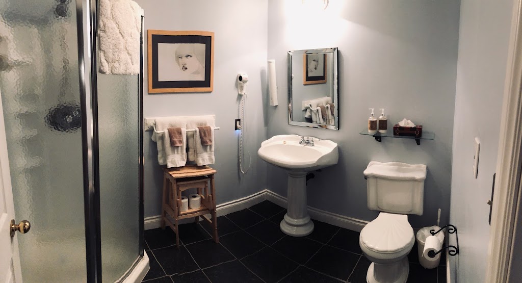 Inn On The 10th | 1 Emerald Pl, Spiritwood, SK S0J 2M0, Canada | Phone: (306) 841-7090