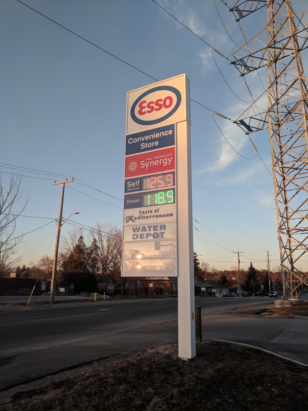 Esso | 371 Norwich Ave, Woodstock, ON N4S 3W4, Canada | Phone: (519) 539-8128