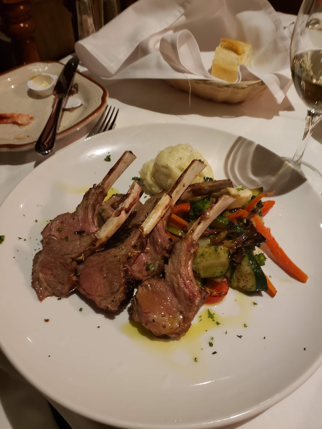 Restaurant Le Pirate De Laval | 802 Boulevard des Laurentides, Laval, QC H7G 2V9, Canada | Phone: (450) 668-0780