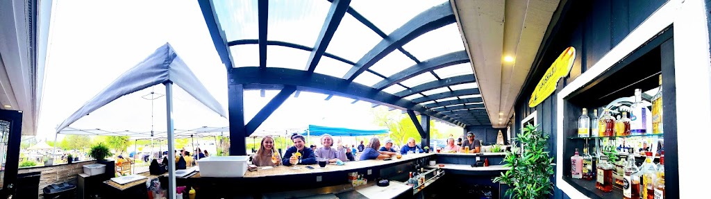 Mainstreet Bar & Grill | 1939 Lakehurst Rd, Buckhorn, ON K0L 1J0, Canada | Phone: (705) 657-9094