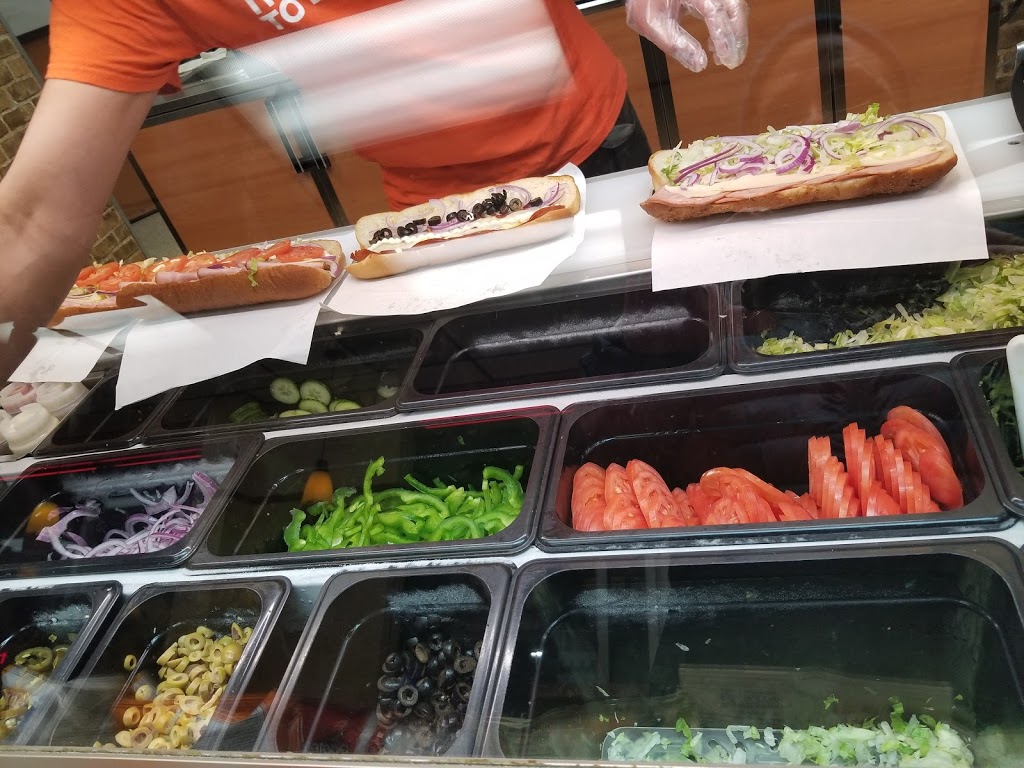Subway | 5985 Mavis Rd, Mississauga, ON L5R 3T7, Canada | Phone: (905) 501-8782