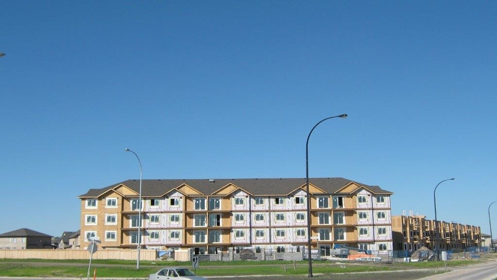 First Choice Roofing & Renovations | 351 Rd 64 N, Winnipeg, MB R2W 0K4, Canada | Phone: (204) 298-6896