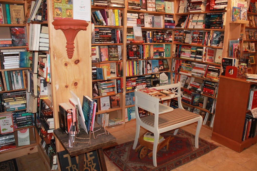 otis & clementine’s books, coffee, SPANISH! | 5209 St Margarets Bay Rd, Upper Tantallon, NS B3Z 1E3, Canada | Phone: (902) 826-1823
